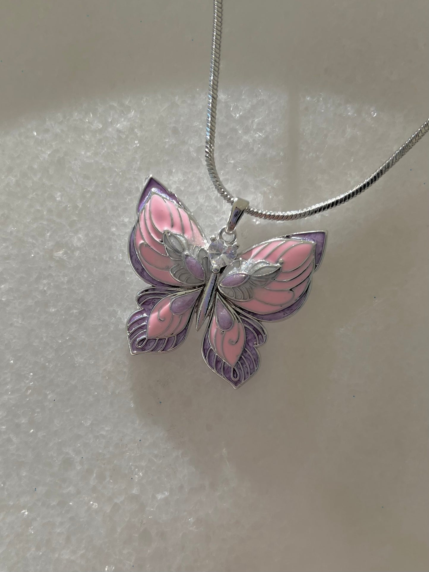 Collar de mariposa mágica