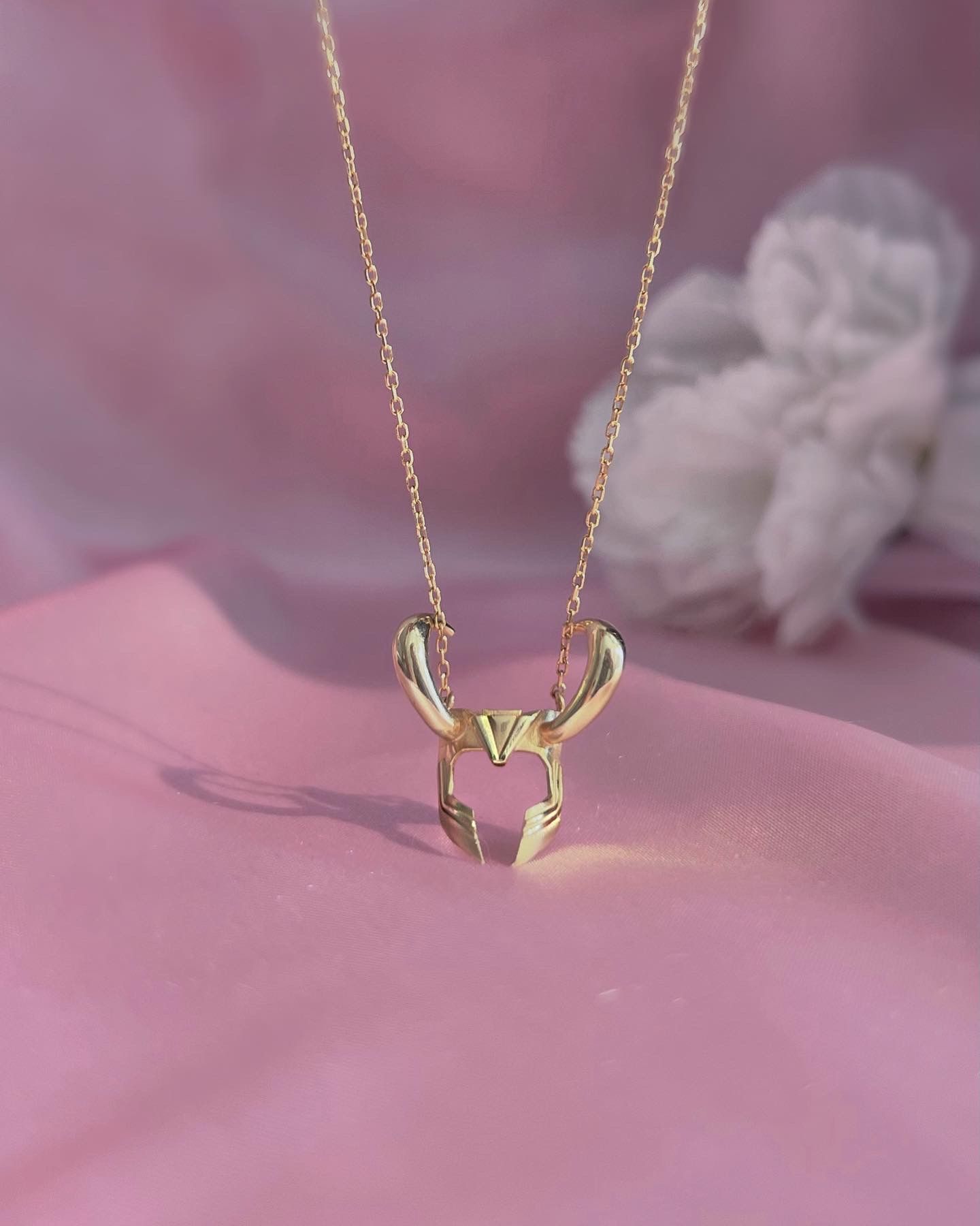 Collar de pieza de cabeza de Loki, collar de plata de ley 925K, collar de cuernos de Loki, casco de superhéroe Thor Loki, collar de plata de ley Loki Cosplay-925