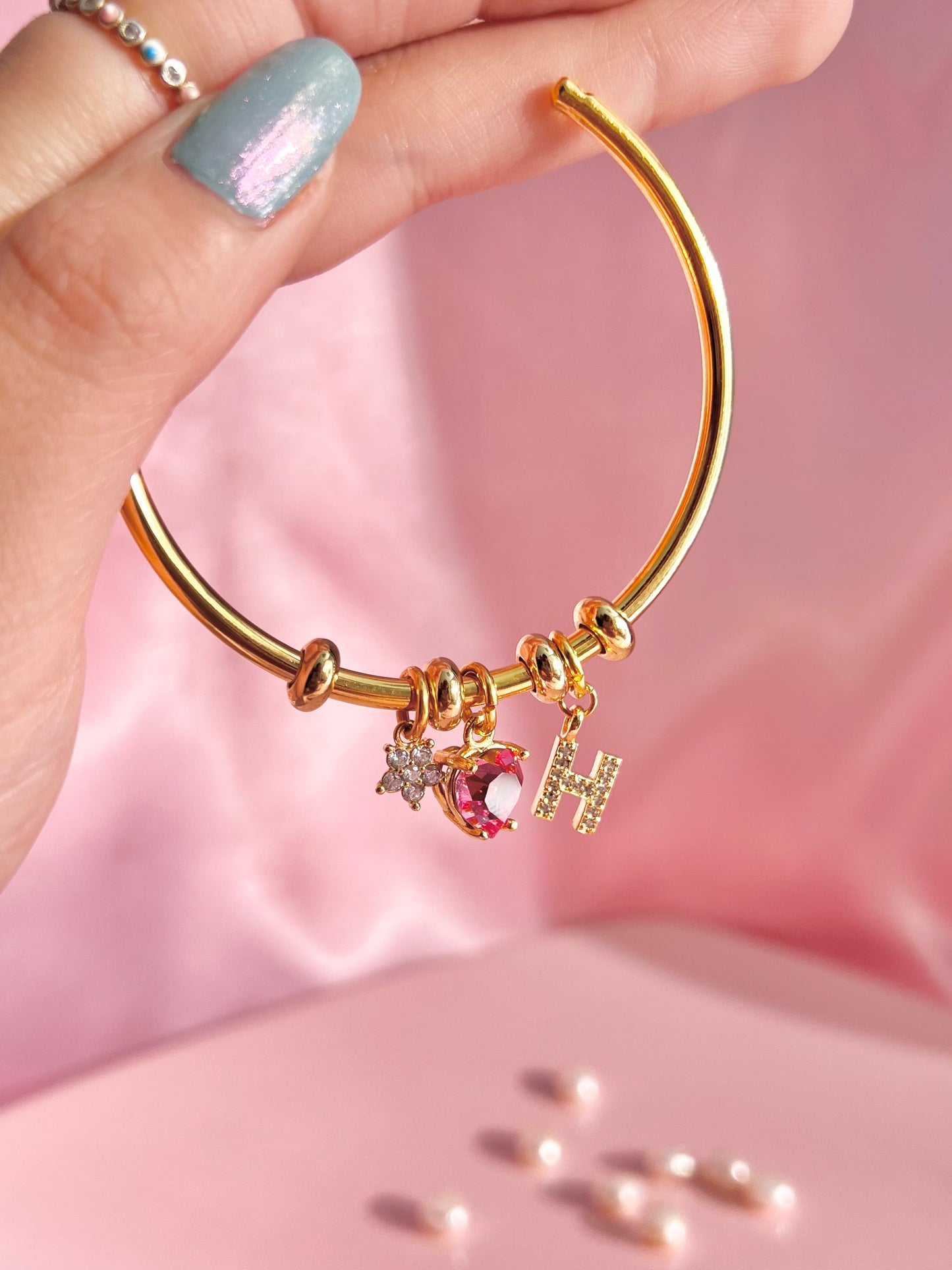 Pulsera con dijes de Lola - Pulsera con dijes de margaritas - Pulsera con dijes personalizados