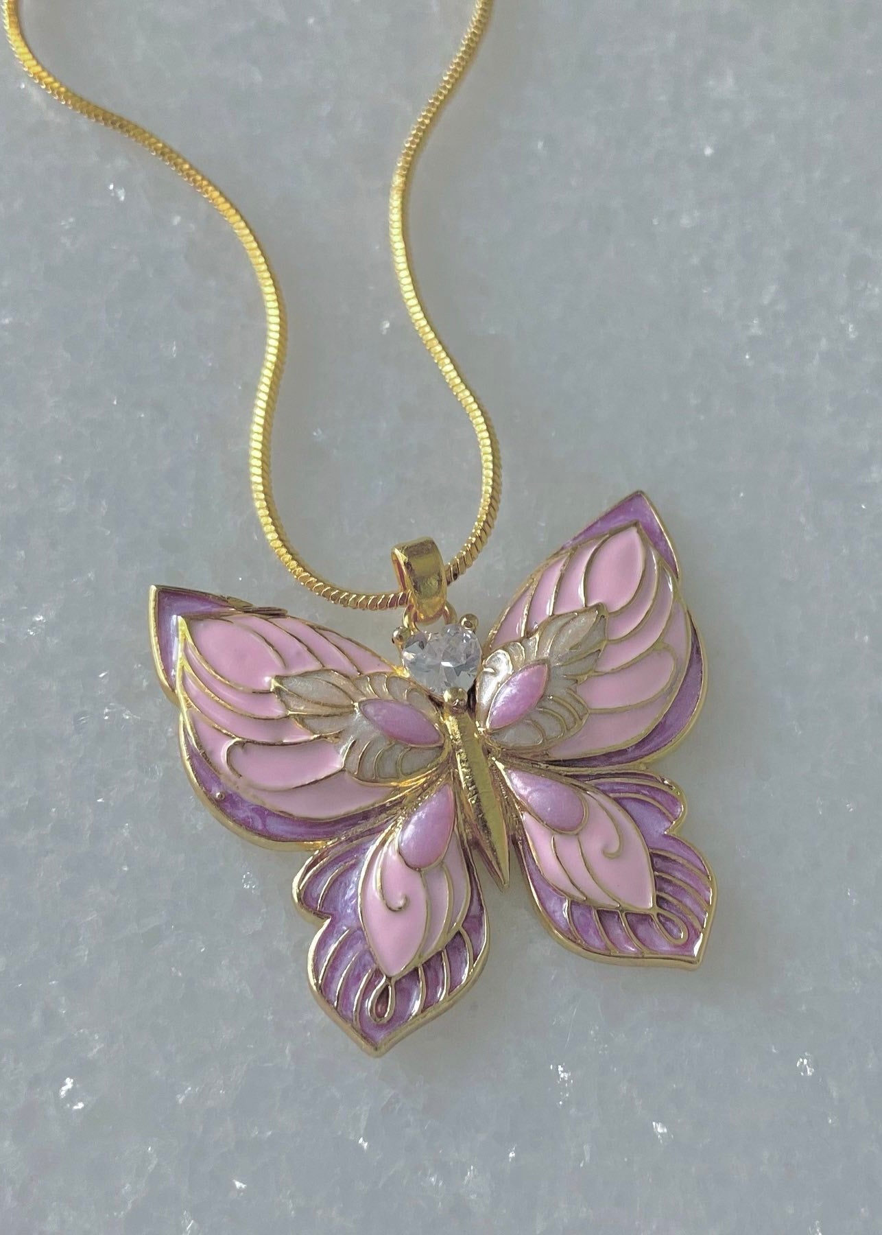 Collar de mariposa mágica