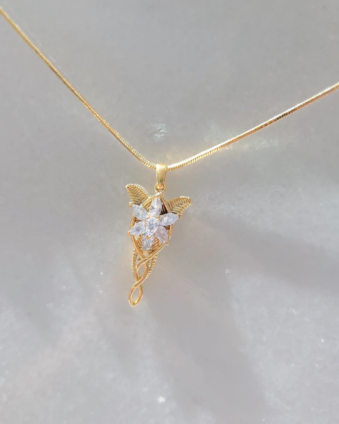 Evenstar hot sale pendant swarovski